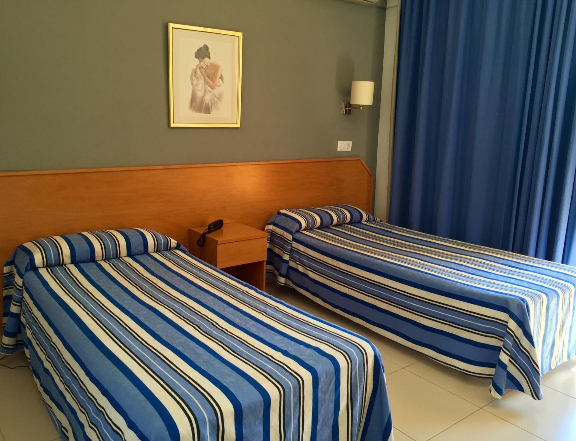 Hotel Bon Repos Calella Phòng bức ảnh